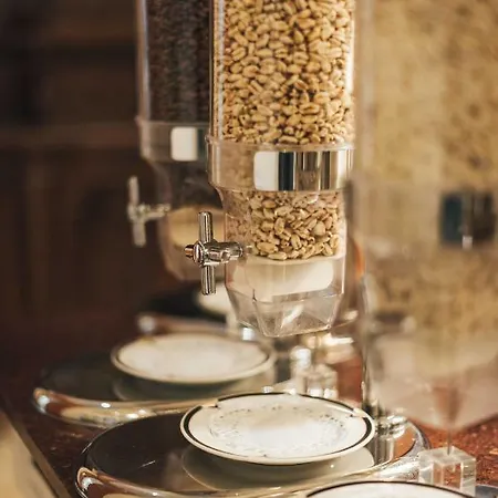 فندق Palais 5*